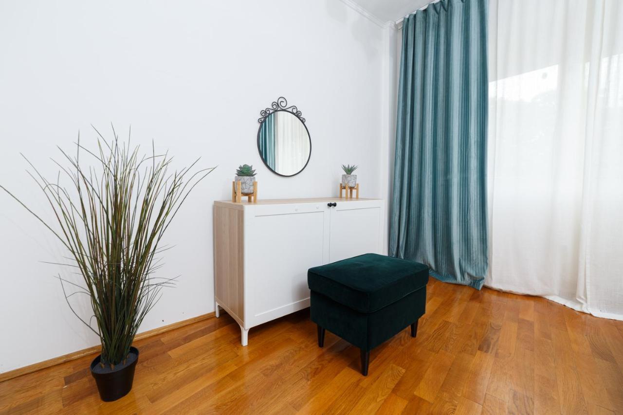 Color Apartments Unirii 14 Blv Букурещ Екстериор снимка